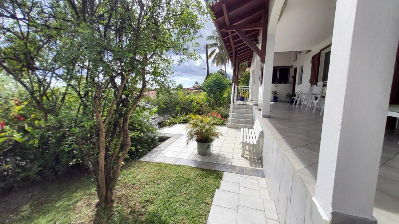Appartement Les Bougainvilliers Vue Mer Saint-Claude Luaran gambar